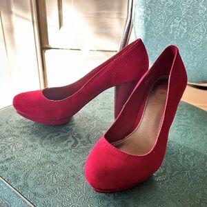 Zara Hot Pink Faux Suede Pumps